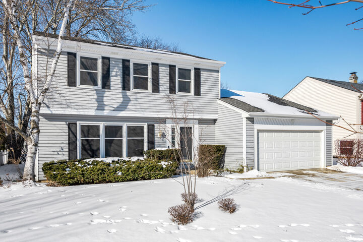 Property Photo:  644 Leslie Lane  IL 60194 