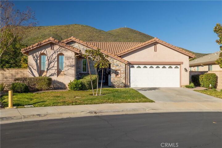 Property Photo: 28128 Summitrose CA 92584