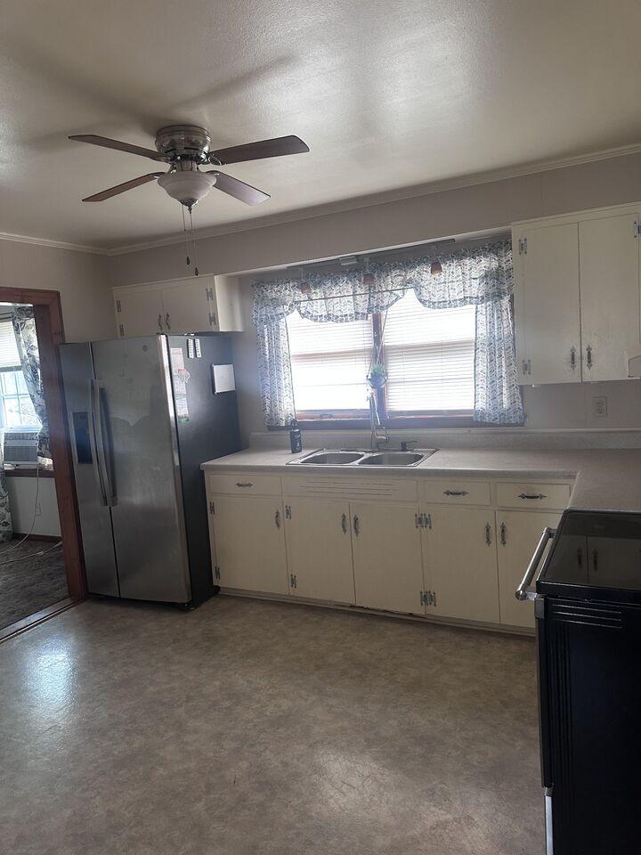 Property Photo:  306 Scenic Dr  TN 37160 