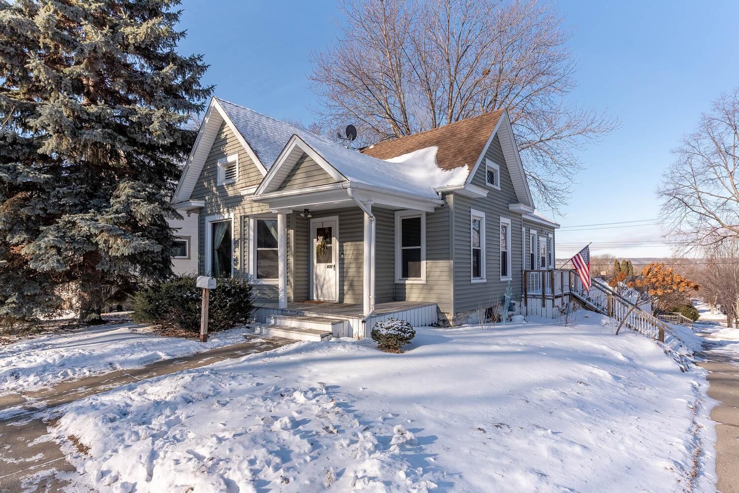 Property Photo:  630 N 5th Street  MN 56001 