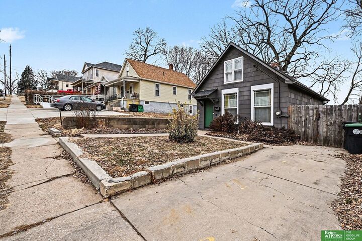 Property Photo:  2502 Pierce Street  NE 68105 