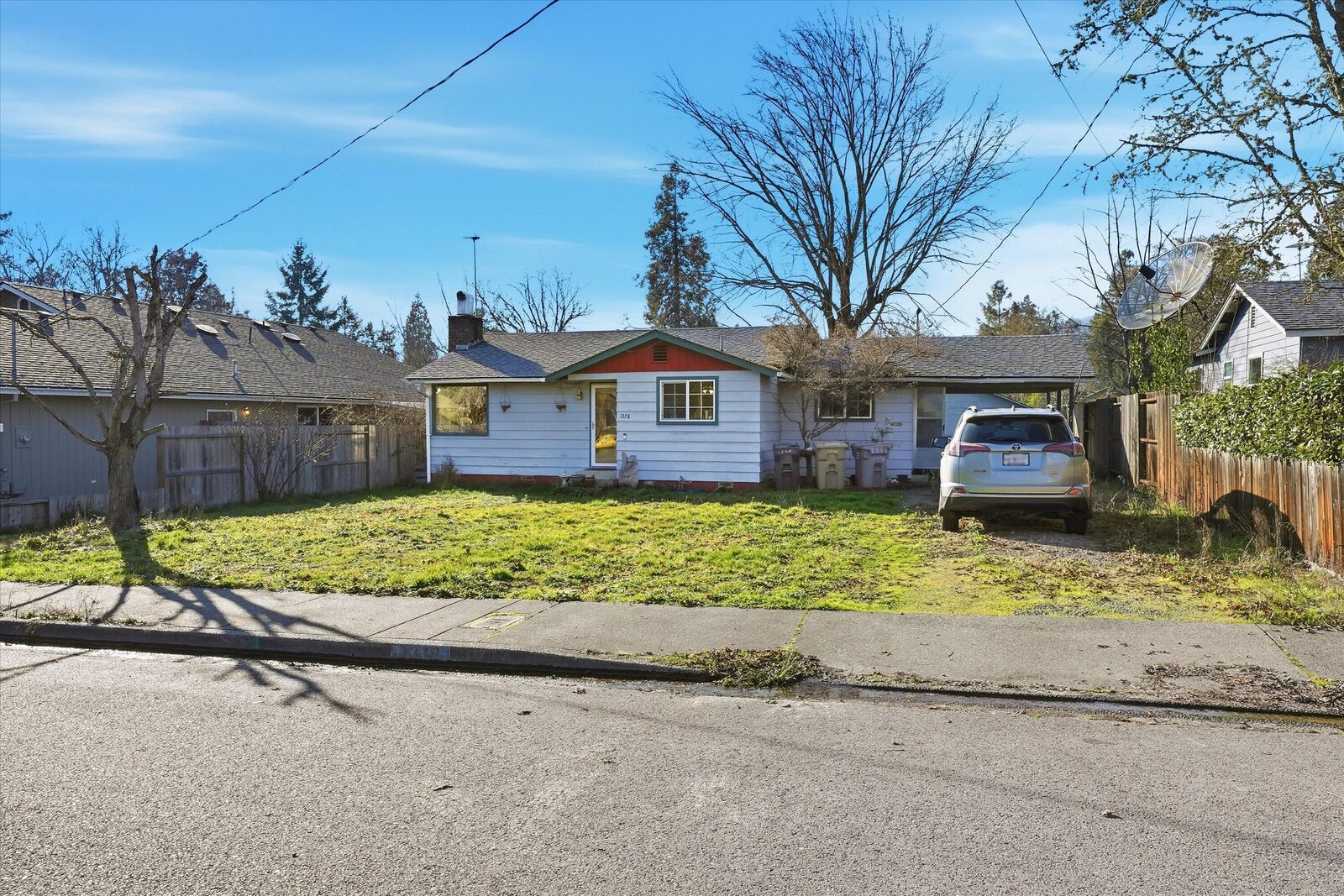 Property Photo: 1378 NW Conklin Avenue OR 97526