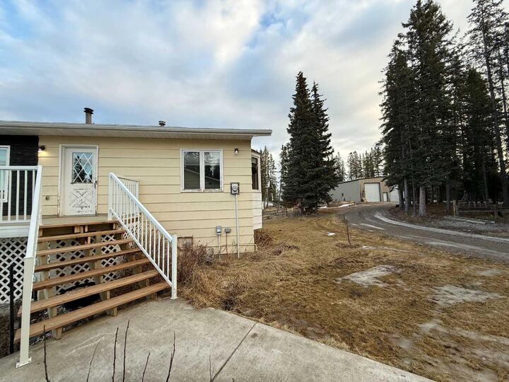 Property Photo: 23518 Highway 16 9 AB T7V 1X6