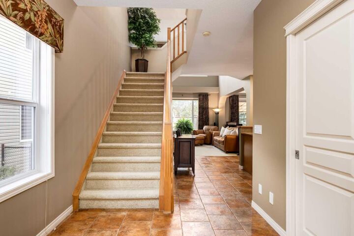 Property Photo:  11756 Valley Ridge Boulevard NW  AB T3B 5Z9 