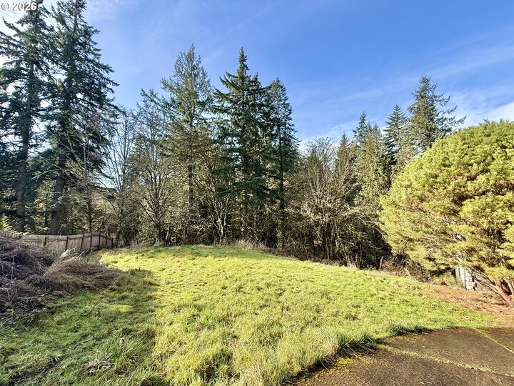 Property Photo: 11501 NW 10th Ct 4 WA 98685