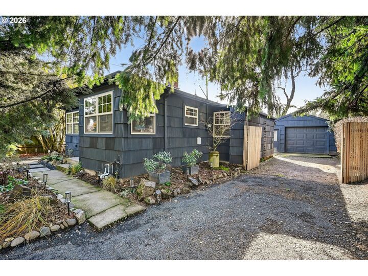 Property Photo:  7814 N Willamette Blvd  OR 97203 