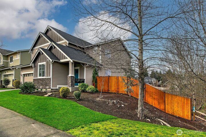 Property Photo:  30031  65th Avenue S  WA 98001 