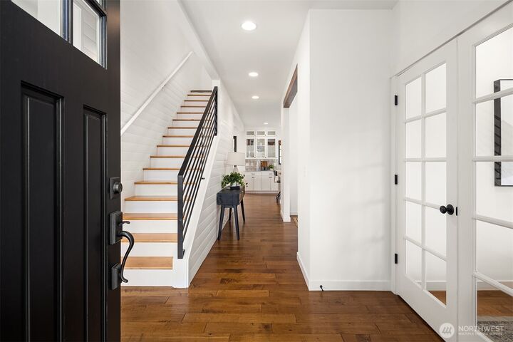 Property Photo:  6241  38th Avenue NE  WA 98115 