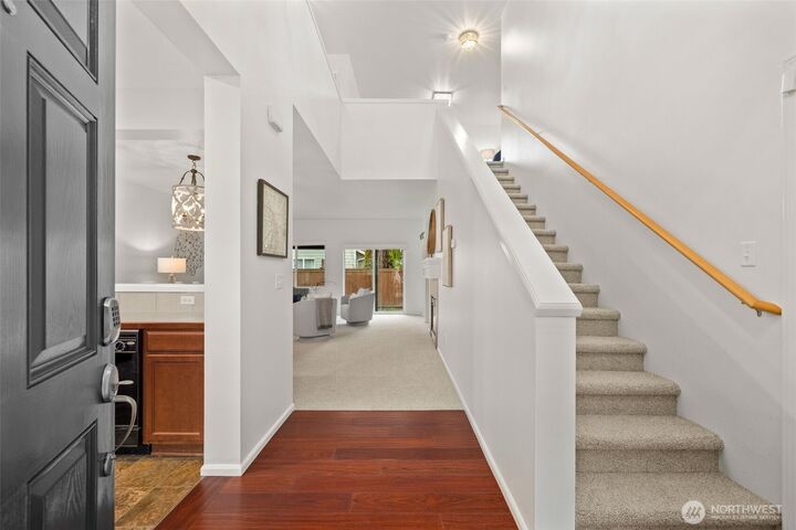 Property Photo:  1421  32nd Street NE  WA 98002 