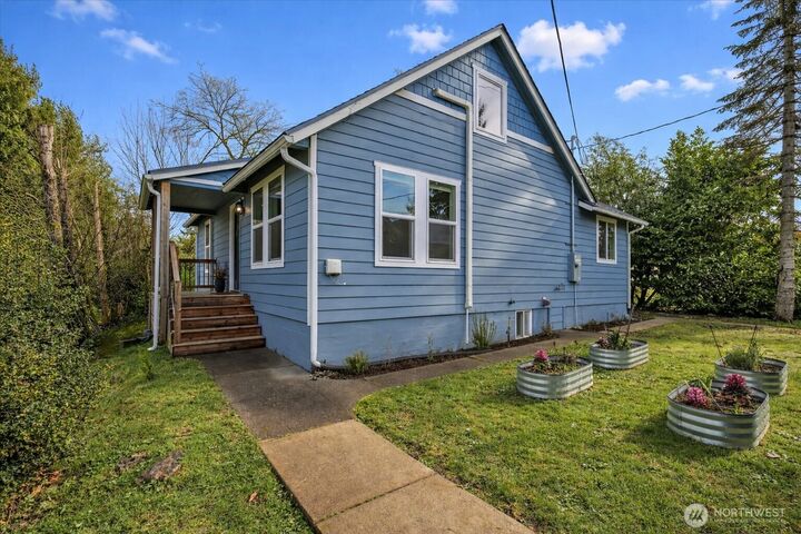 Property Photo:  821  15th Street  WA 98337 