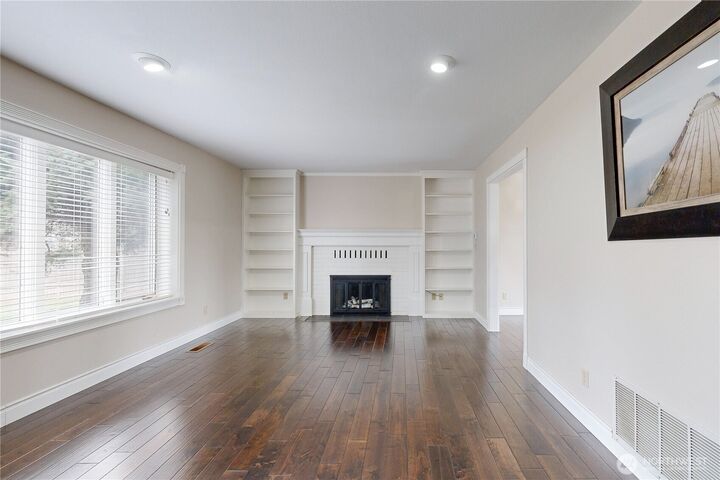 Property Photo:  958  Abbott Road  WA 99362 