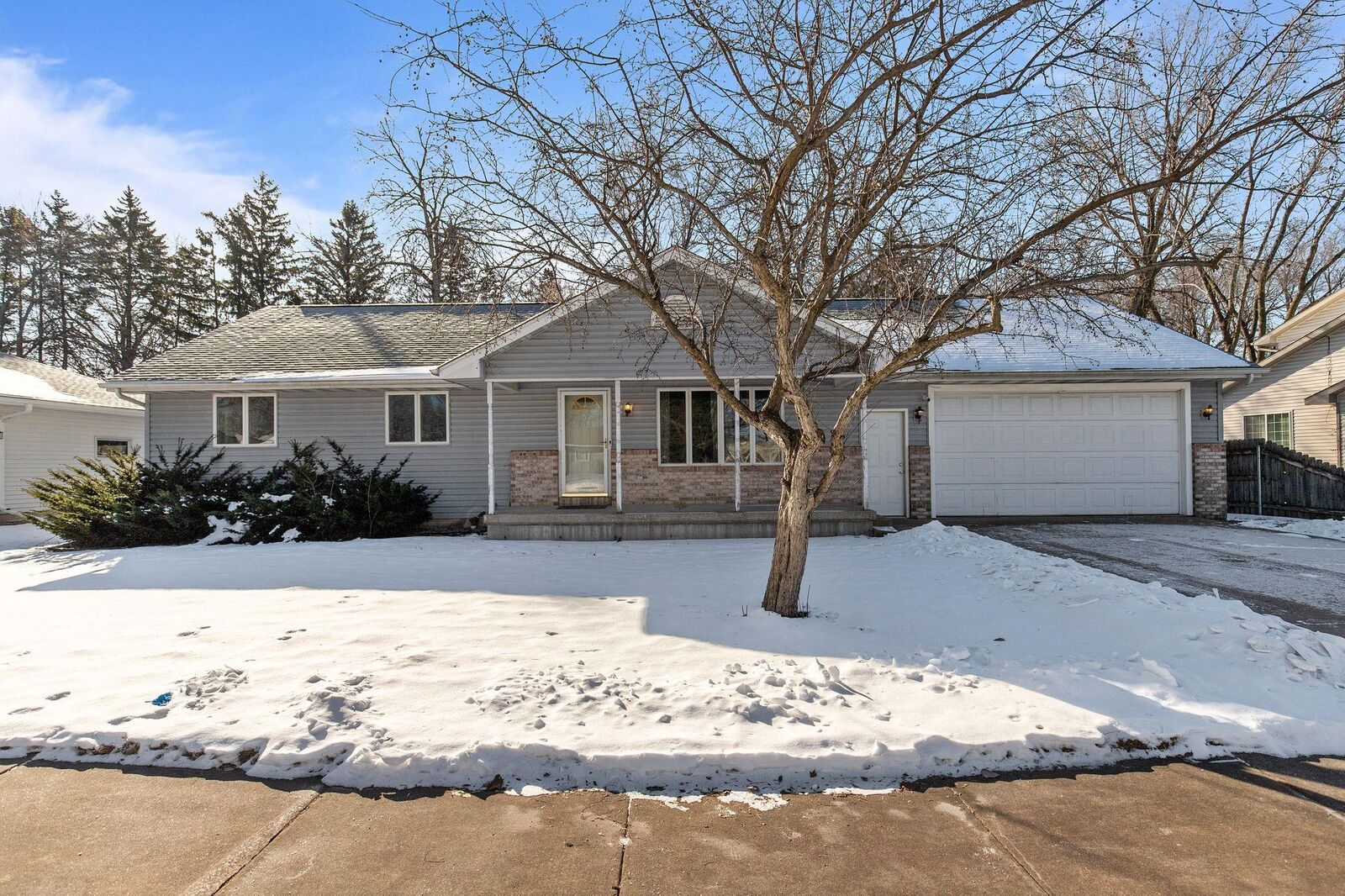 Property Photo:  201 E Meadow Grove Boulevard  WI 54915 