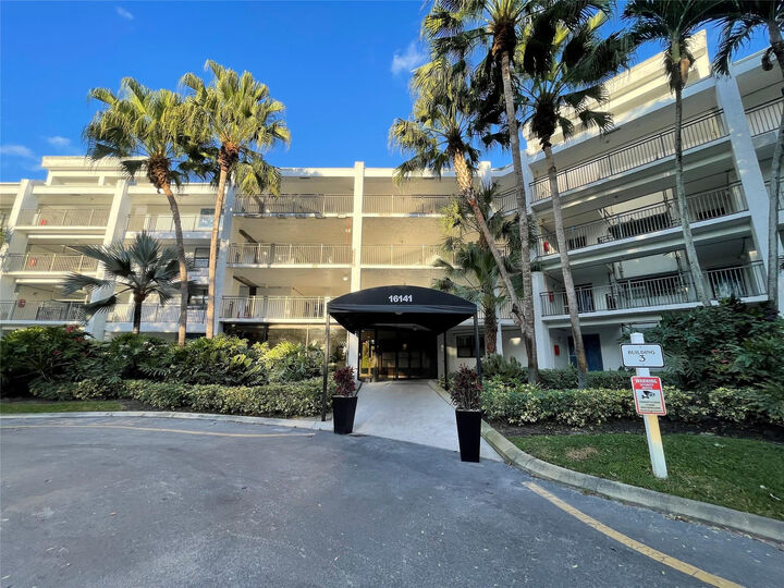 Property Photo: 16141 Blatt Boulevard FL 33326