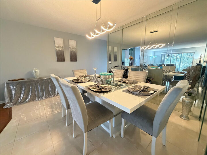 Property Photo:  2304 Lucaya Lane L4  FL 33066 