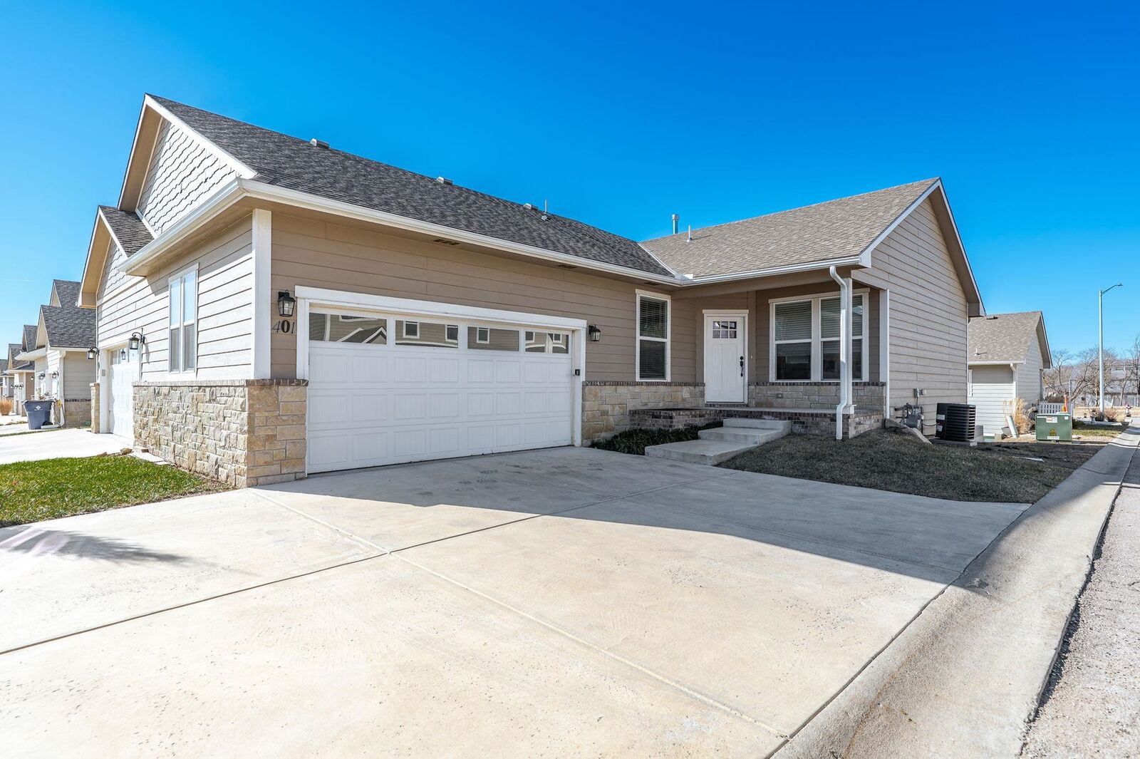 Property Photo:  331 N 127th St E Bldg 27/401  KS 67206 