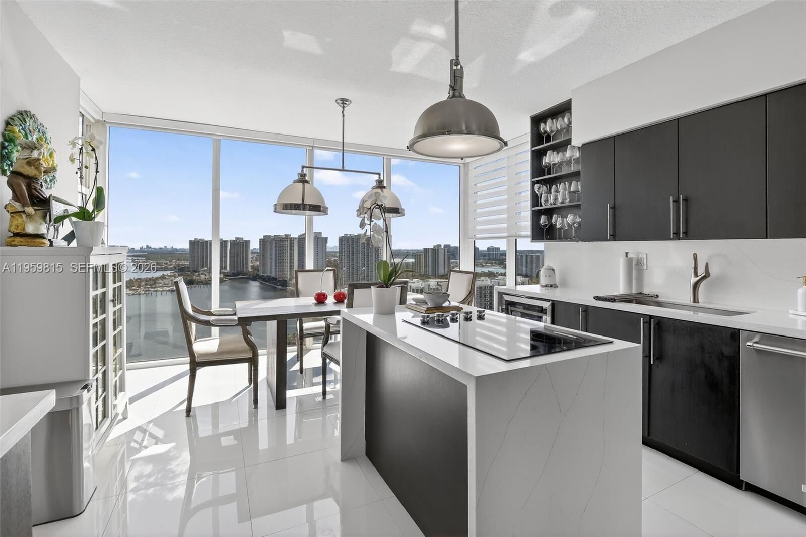 Property Photo:  3370 Hidden Bay Dr 2715  FL 33180 