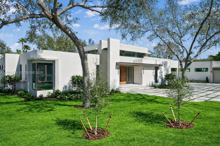 Property Photo:  13901 Old Cutler Rd  FL 33158 