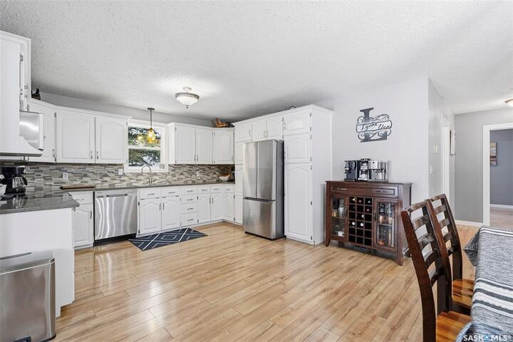 Property Photo:  404 Doerksen Street  SK S0K 1Z0 