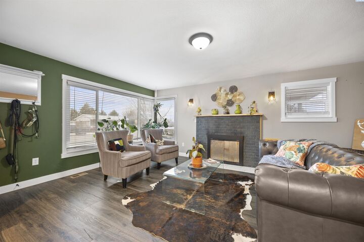 Property Photo: 1220 N Jefferson St WA 99336