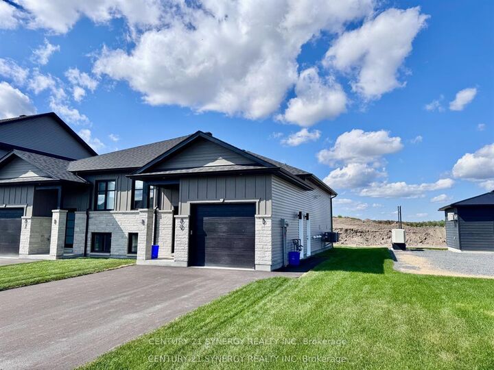 Property Photo:  89 Helen Street B  ON K0A 1R0 