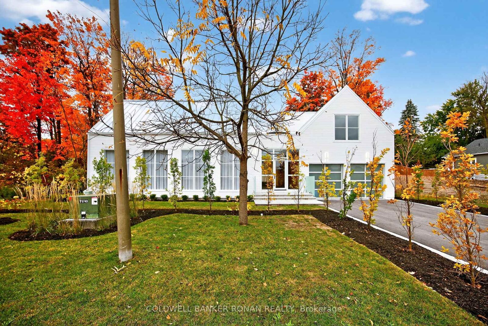 Property Photo:  9 Gray Avenue  ON L9R 1P3 