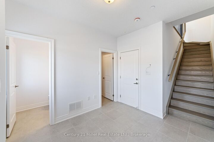 Property Photo: 2150 Trafalgar Road 56 ON L6H 8A5