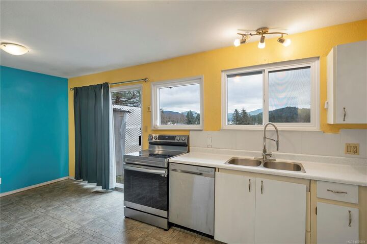 Property Photo: 431 Macmillan Dr BC V0P 1R0