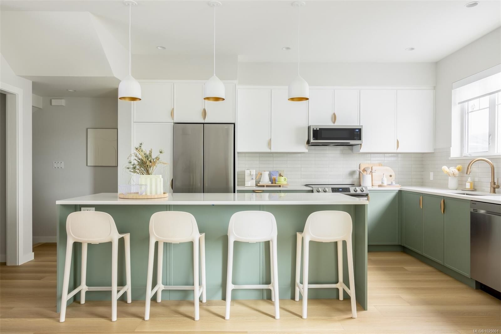 Property Photo:  3230 Glendale Pl 113  BC V9B 1Y2 