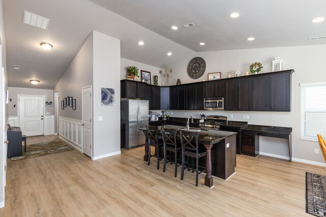 Property Photo: 953 N Cambria Dr W UT 84054