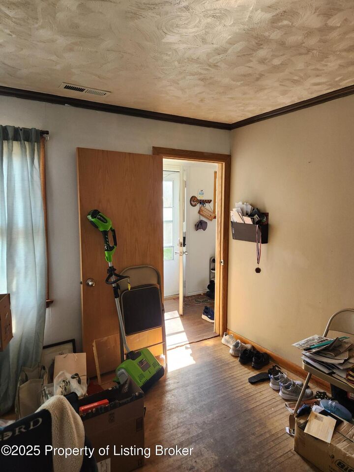 Property Photo:  409 B Street S  ND 58631 