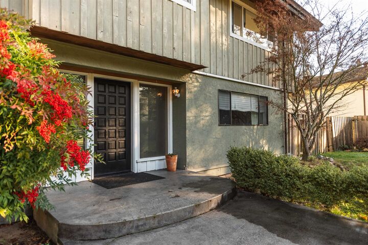 7862 Eagle Drive — photo 1