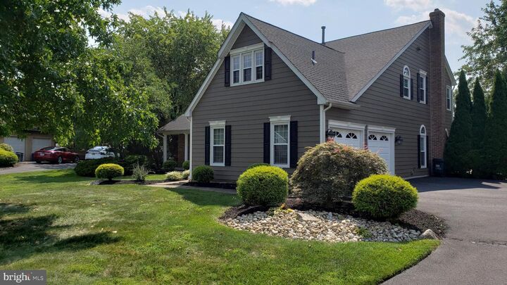 Property Photo:  443 Knollbrook Drive  PA 19047 