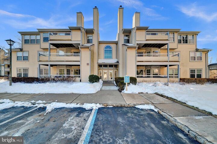 Property Photo:  205 Salem Court 11  NJ 08540 