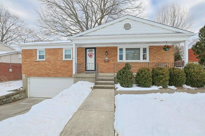 Property Photo:  5528 Cove Court  OH 45238 