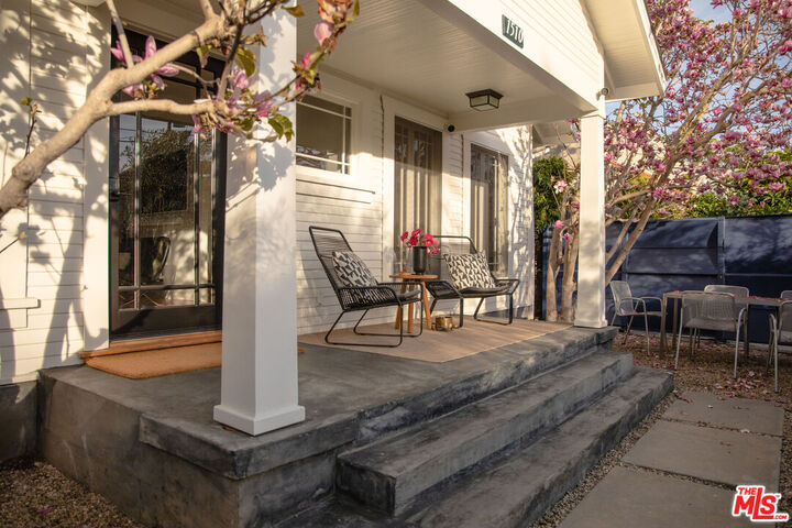 Property Photo:  1510 Electric Ave  CA 90291 