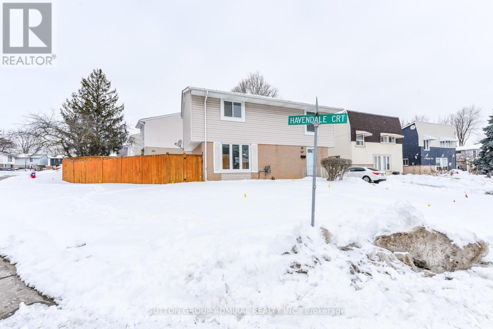 Property Photo: 4 Hardcastle Court ON L6S 2A9