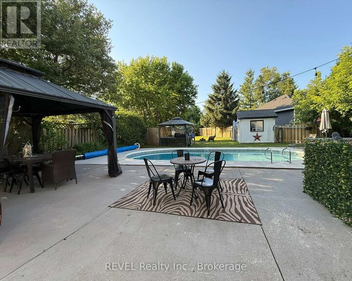 Property Photo: 10 Laughlin Place ON L3C 4E2