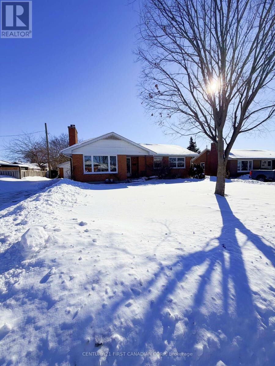 Photo de la propriété: 37 Stormont Drive ON N5Z 3Z4