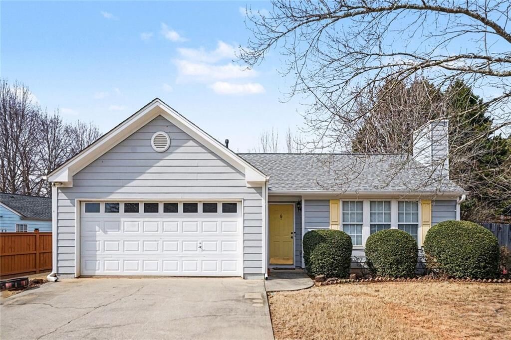 Property Photo: 220 Hayward Lane GA 30044