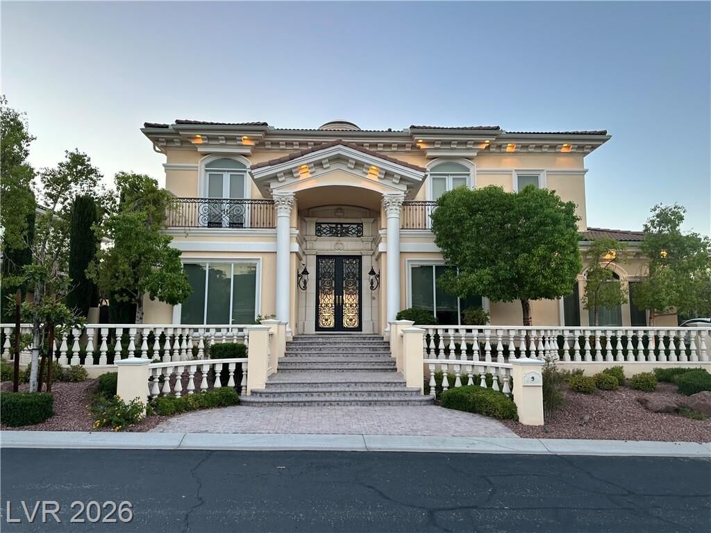 Property Photo:  5 Yorkridge Court  NV 89052 