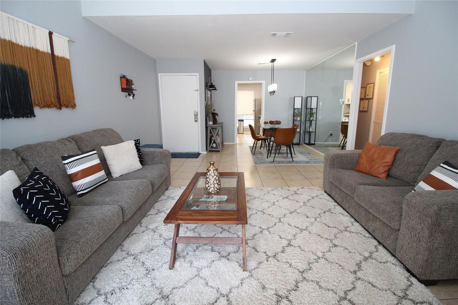 Property Photo: 9707 Richmond Avenue 104 TX 77042