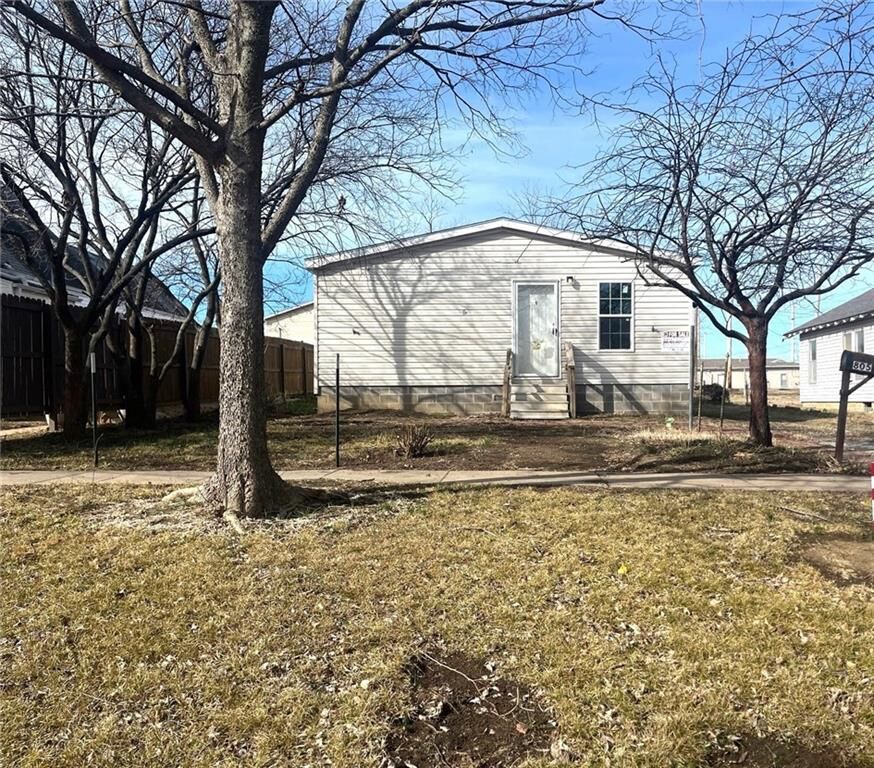 Property Photo:  805 N 9th Street  KS 67301 