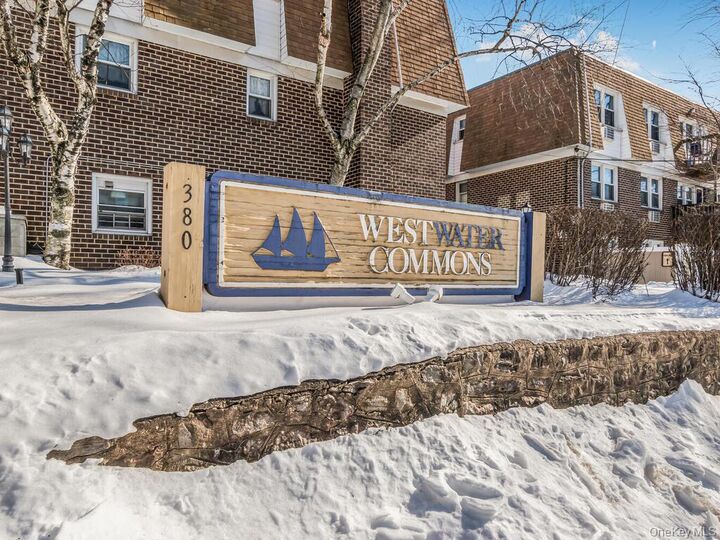 Property Photo:  380 N Broadway C4  NY 10701 