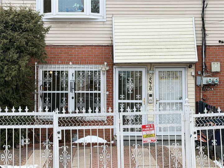 Property Photo:  2076 Caesar Place  NY 10473 