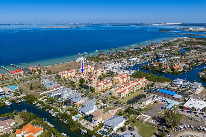 Property Photo:  6411 Mayra Shores Lane  FL 33572 