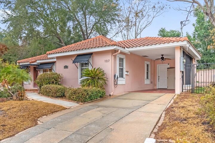 Property Photo:  107 NE Ivanhoe Boulevard  FL 32804 