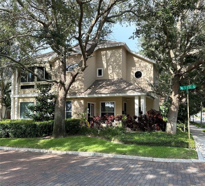 Property Photo:  1401 5th Street N  FL 33704 