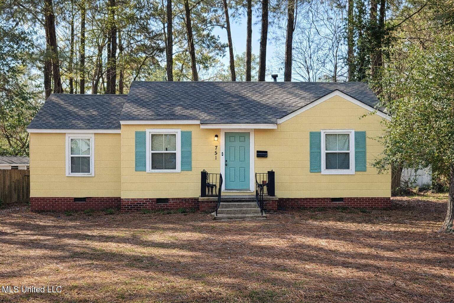 Property Photo:  751 Woodbury Road  MS 39206 