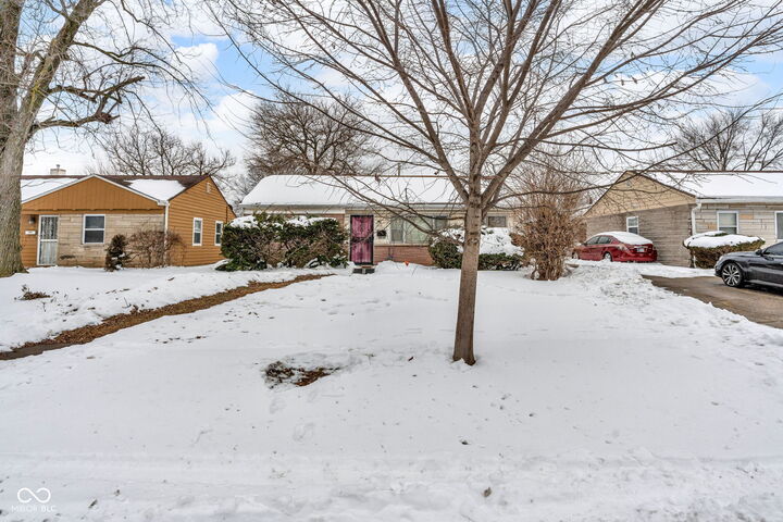 Property Photo: 2808 Sangster Avenue IN 46218