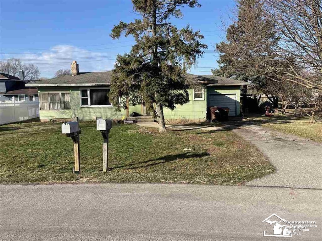 Property Photo:  4385 Dixon Road  MI 48166 